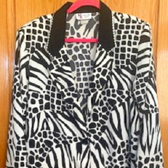 Maggie Sweet Blazer Jacket White & Black Animal Print 2 Button-Front Sz: L - Picture 1 of 6